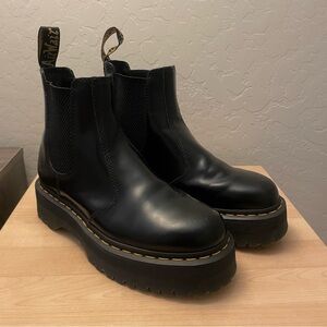 Dr. Marten’s Quad Size 8M 9.5W